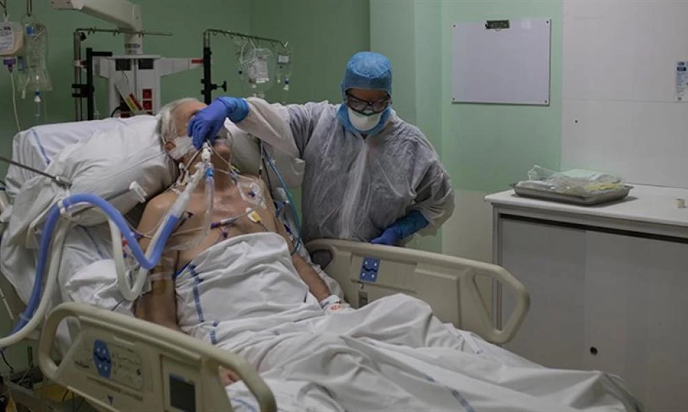 Συνθήκες πολέμου στις ΜΕΘ - Στο 82% η πληρότητα σε όλη τη χώρα!
